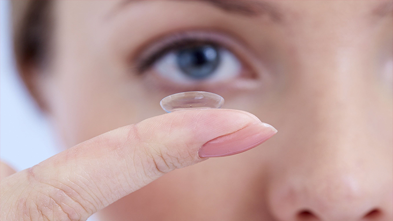 بهترین مارک لنز طبی و قیمت مناسب ترین چیست؟ 24 بهترین مارک لنز طبی و قیمت آن ؛ لنز طبی محافظت در برابر اشعه فرابنفش