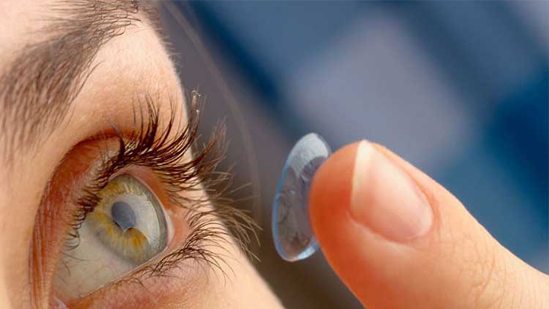 یک تفاوت لنز طبی اصل از تقلبی این هست که لنز تقلبی باعث التهاب می‌شود